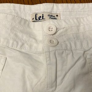 Y2K L.e.i. Ashley Trouble white short shorts 2.5 inseam low rise size 15 Juniors